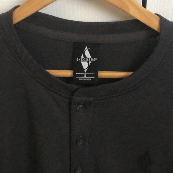Mens Skechers Henley NWOT - Picture 2 of 2